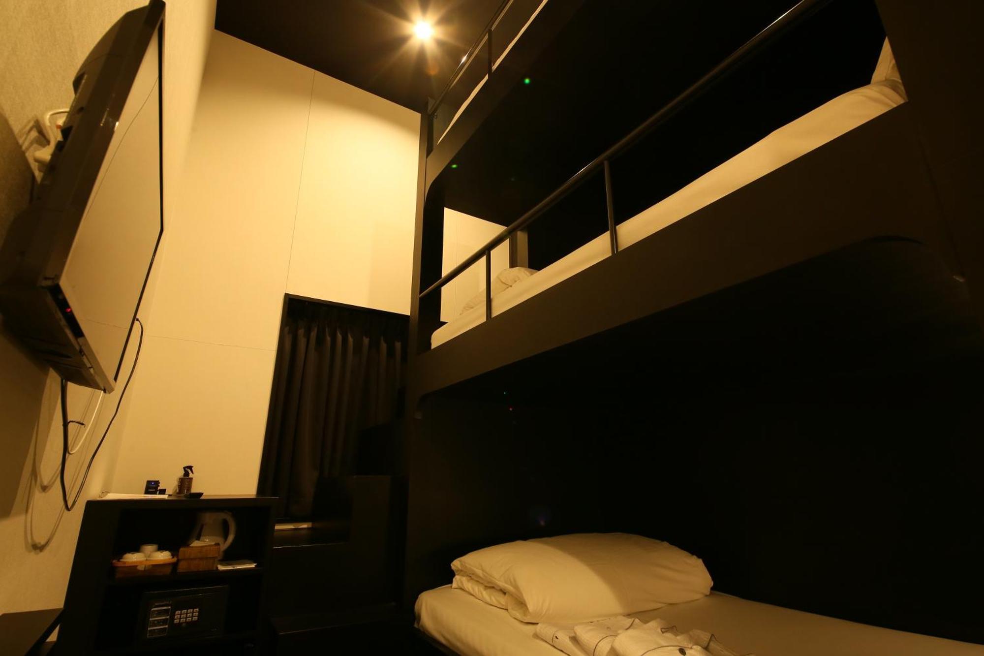 Hotel Trad Replay Ōsaka Extérieur photo